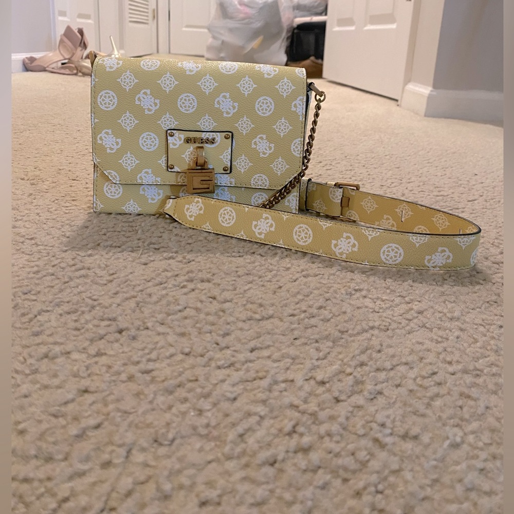 GUESS crossbody purse